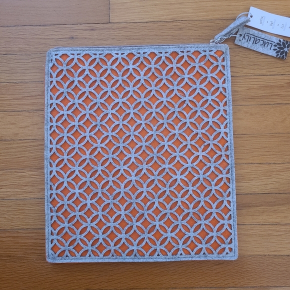 LucaLily - Vegan/Eco Friendly Laptop and Tablet Cases - Picture 2 of 5